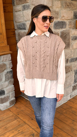 Oat sweater vest with cable detail and open sides