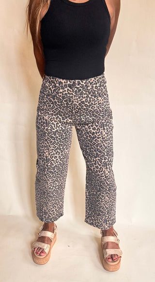 High waisted leopard print barrel cut cropped denim pants 