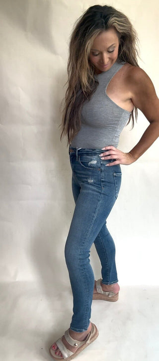 Risen Straight Leg Jeans - Dear Gigi0