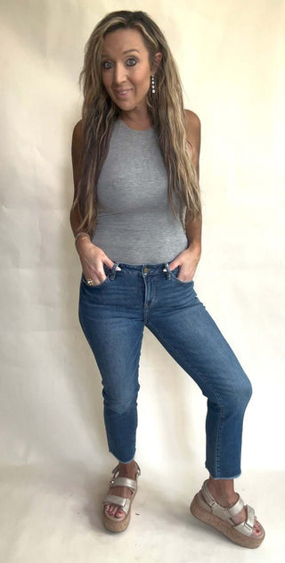 FREESTYLE MID RISE CROP - Dear Gigi24